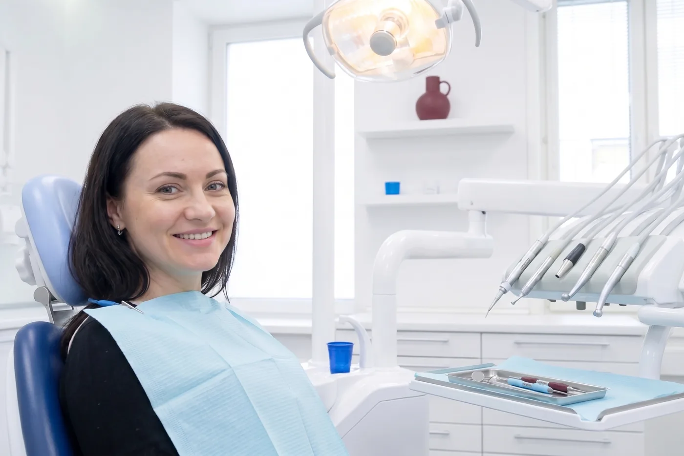 Fotel i unit stomatologiczny w gabinecie